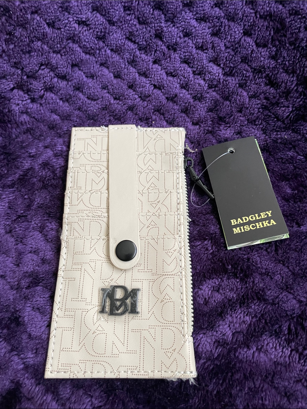 Badgley Mischka Ivory Logo Embossed Card Holder Wallet Nwt